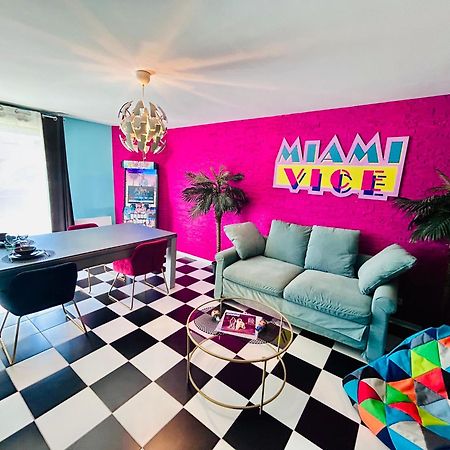 Capsule Miami Vice - Jacuzzi - Billard - Ecran Cinema & Netflix - Ping-Pong - Nintendo & Jeux- ليفين المظهر الخارجي الصورة