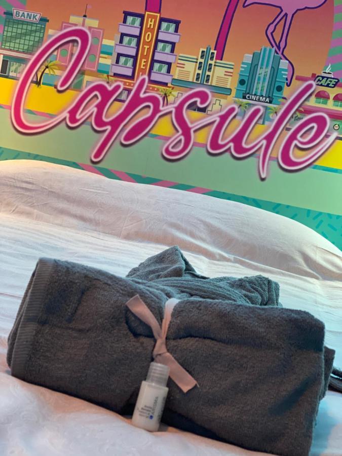 Capsule Miami Vice - Jacuzzi - Billard - Ecran Cinema & Netflix - Ping-Pong - Nintendo & Jeux- ليفين المظهر الخارجي الصورة