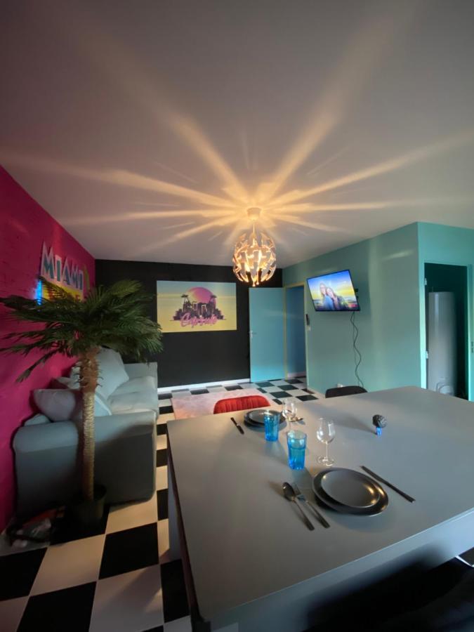 Capsule Miami Vice - Jacuzzi - Billard - Ecran Cinema & Netflix - Ping-Pong - Nintendo & Jeux- ليفين المظهر الخارجي الصورة