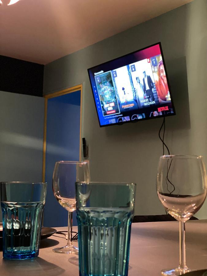 Capsule Miami Vice - Jacuzzi - Billard - Ecran Cinema & Netflix - Ping-Pong - Nintendo & Jeux- ليفين المظهر الخارجي الصورة