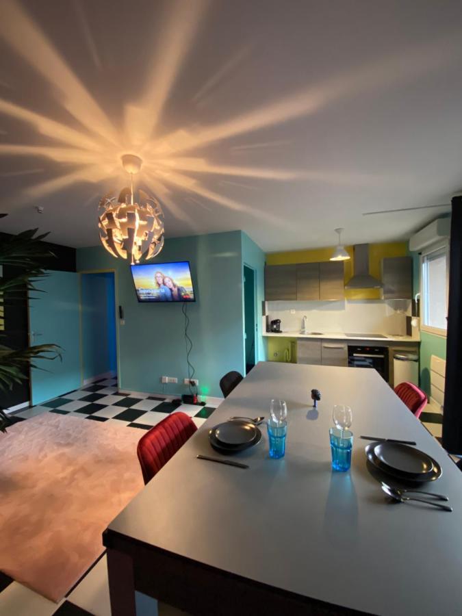 Capsule Miami Vice - Jacuzzi - Billard - Ecran Cinema & Netflix - Ping-Pong - Nintendo & Jeux- ليفين المظهر الخارجي الصورة