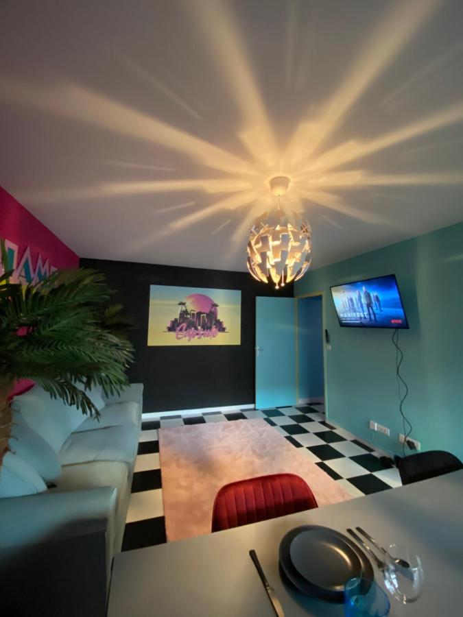 Capsule Miami Vice - Jacuzzi - Billard - Ecran Cinema & Netflix - Ping-Pong - Nintendo & Jeux- ليفين المظهر الخارجي الصورة