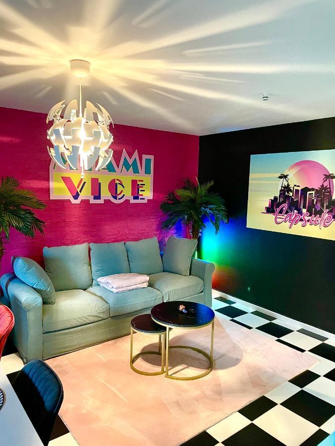 Capsule Miami Vice - Jacuzzi - Billard - Ecran Cinema & Netflix - Ping-Pong - Nintendo & Jeux- ليفين المظهر الخارجي الصورة