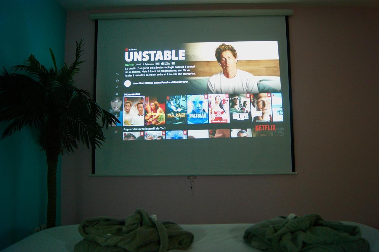 Capsule Miami Vice - Jacuzzi - Billard - Ecran Cinema & Netflix - Ping-Pong - Nintendo & Jeux- ليفين المظهر الخارجي الصورة