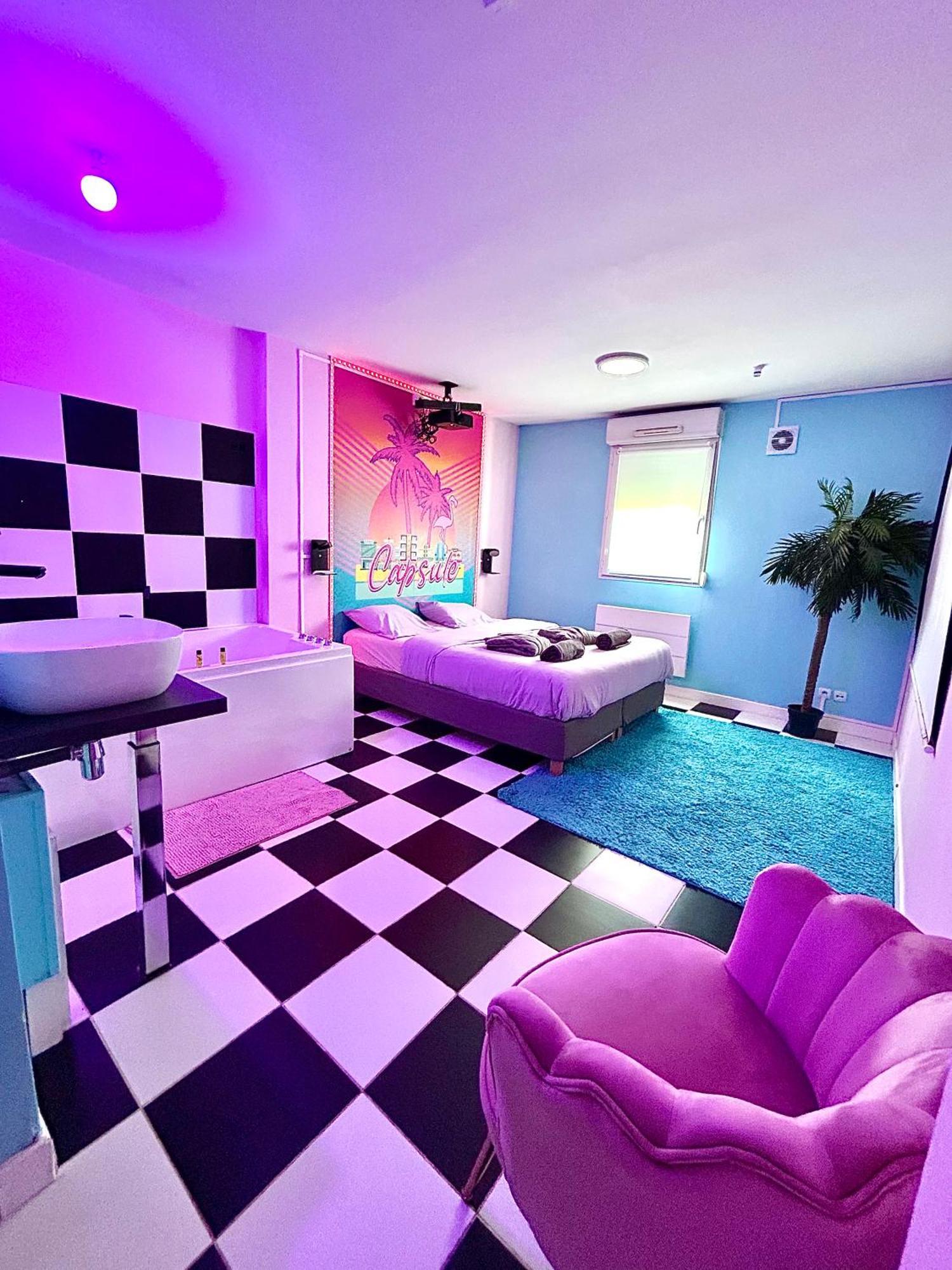 Capsule Miami Vice - Jacuzzi - Billard - Ecran Cinema & Netflix - Ping-Pong - Nintendo & Jeux- ليفين المظهر الخارجي الصورة